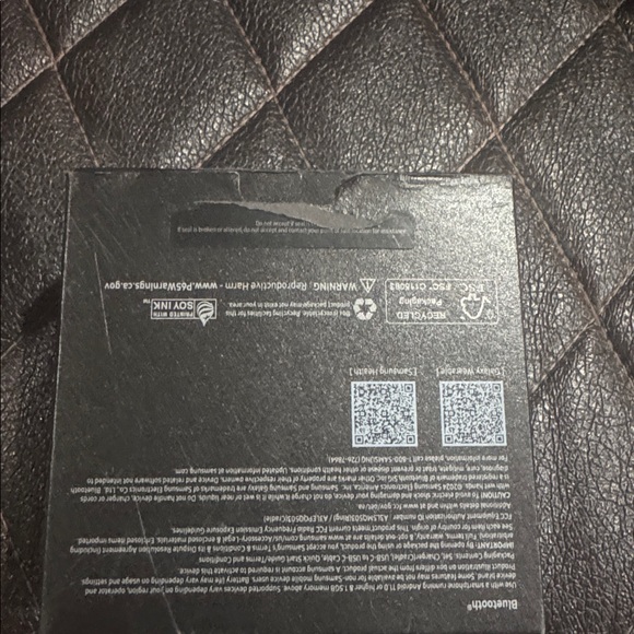 Samsung Gold Smart Ring New open box and the box Alittle damage - Picture 5 of 6